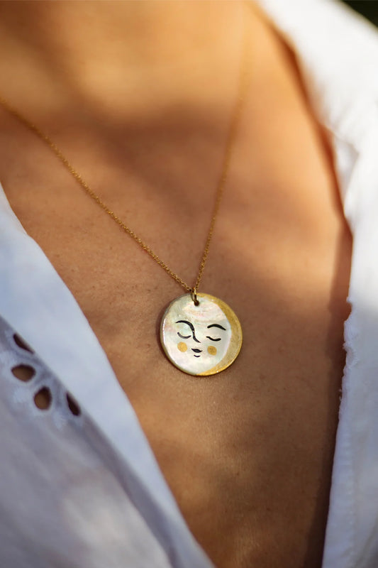 Collier Grand Médaillon • Les Veilleuses – Eloïse Gillard