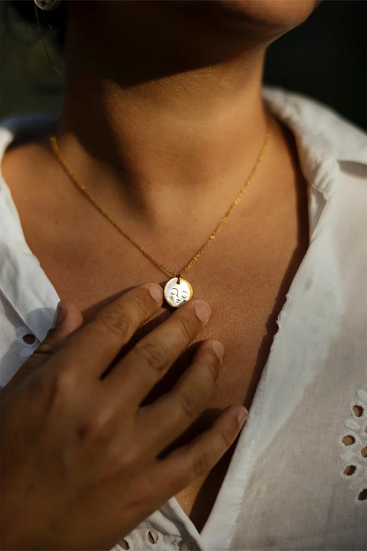 Collier Petit Médaillon • Les Veilleuses