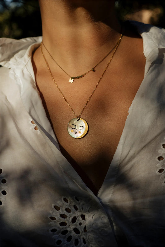 Collier Grand Médaillon • Les Veilleuses – Eloïse Gillard